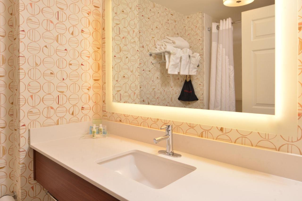 Holiday Inn & Suites Raleigh Cary By Ihg Zewnętrze zdjęcie